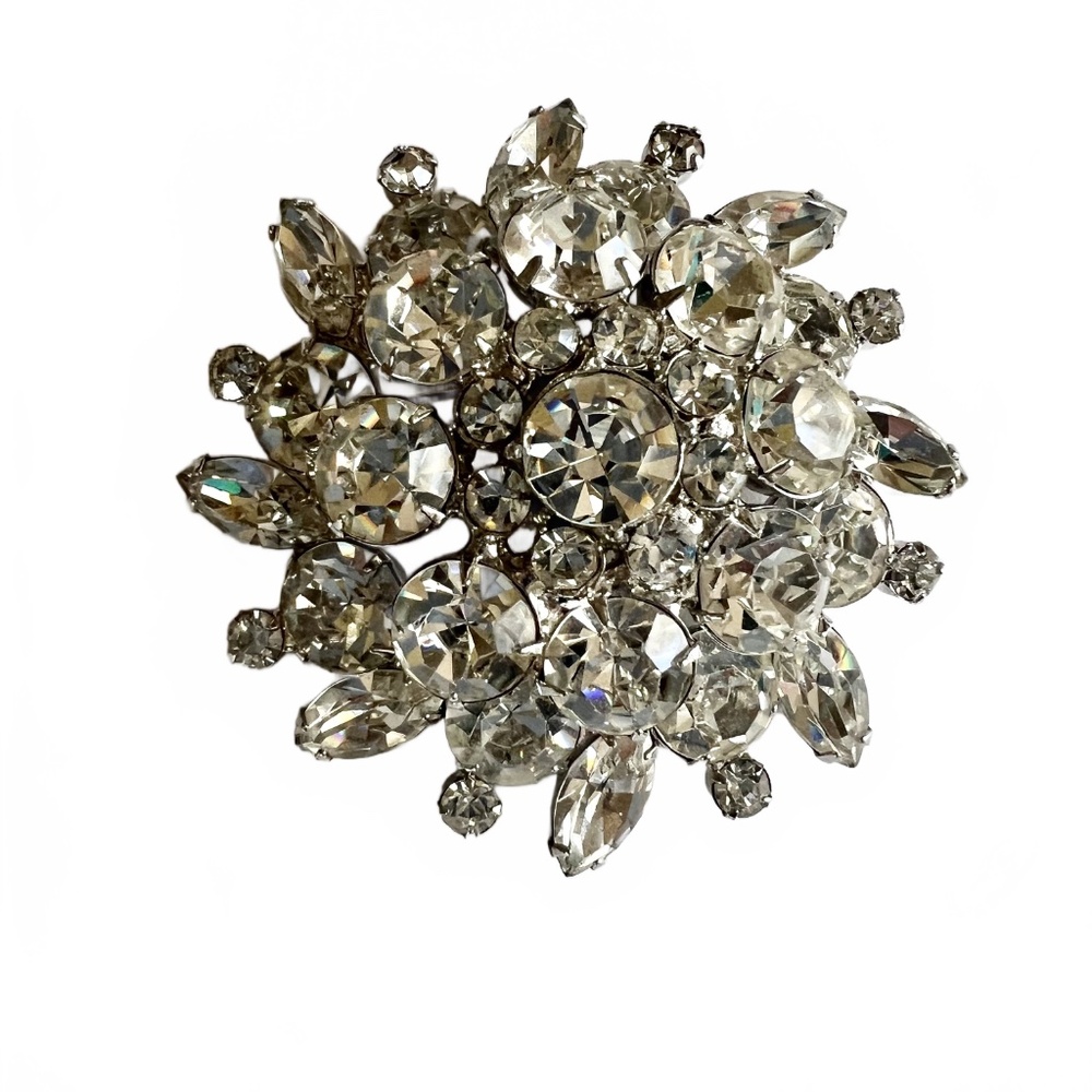 Gorgeous  Vintage Brooch, Clear Rhinestone Silver-tone Setting - Picture 5 of 5